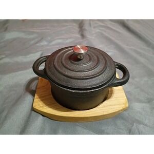 Cast Iron Masterclass 8oz Mini Lidded Dutch Oven With Wooden Tray